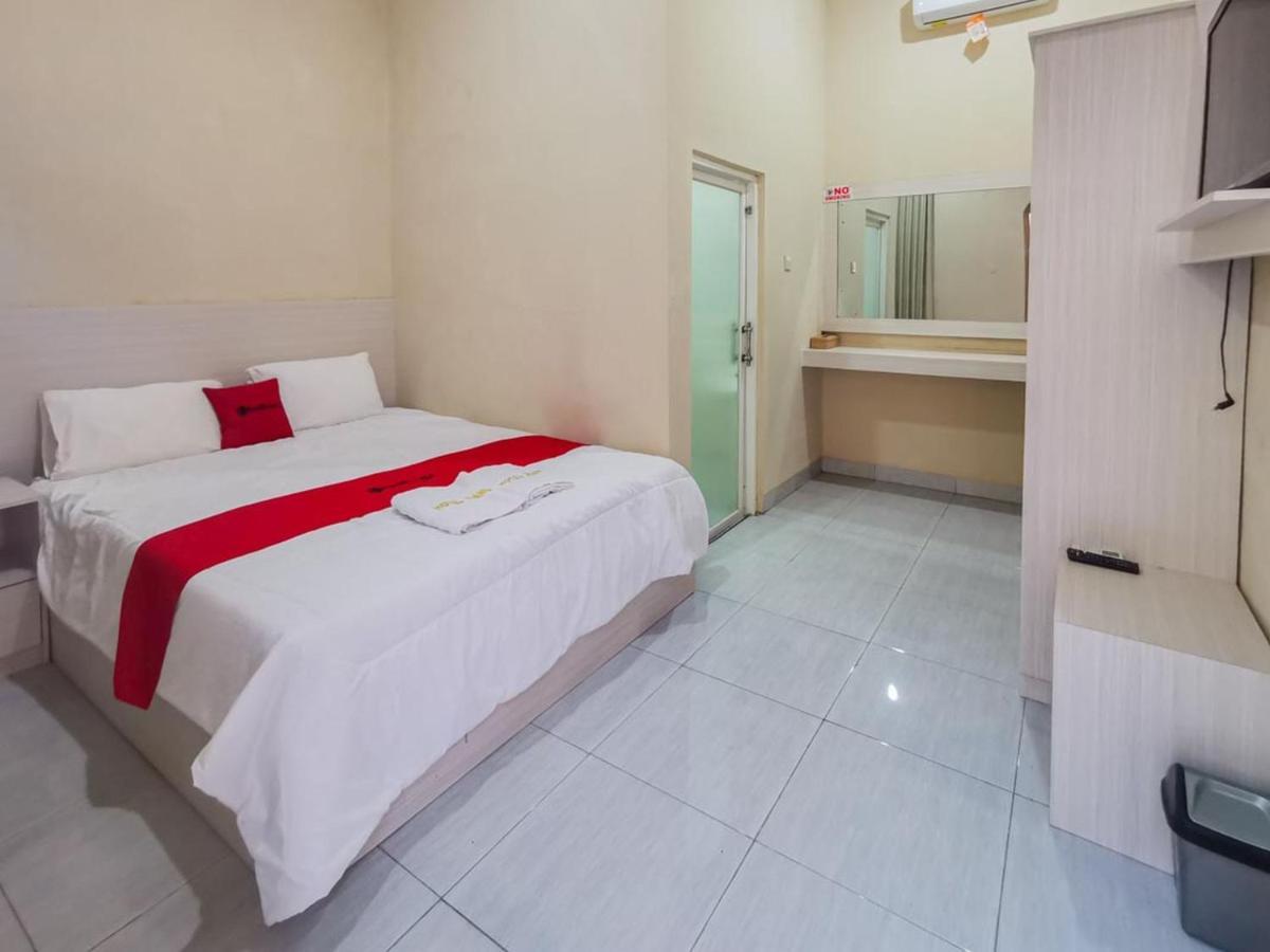 Reddoorz Near Pantai Pancer Door Pacitan酒店 外观 照片