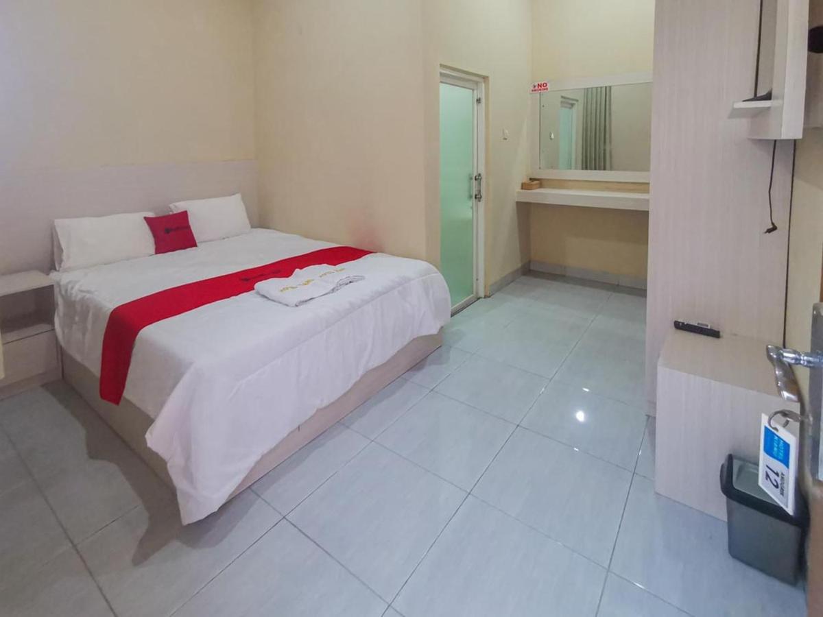Reddoorz Near Pantai Pancer Door Pacitan酒店 外观 照片