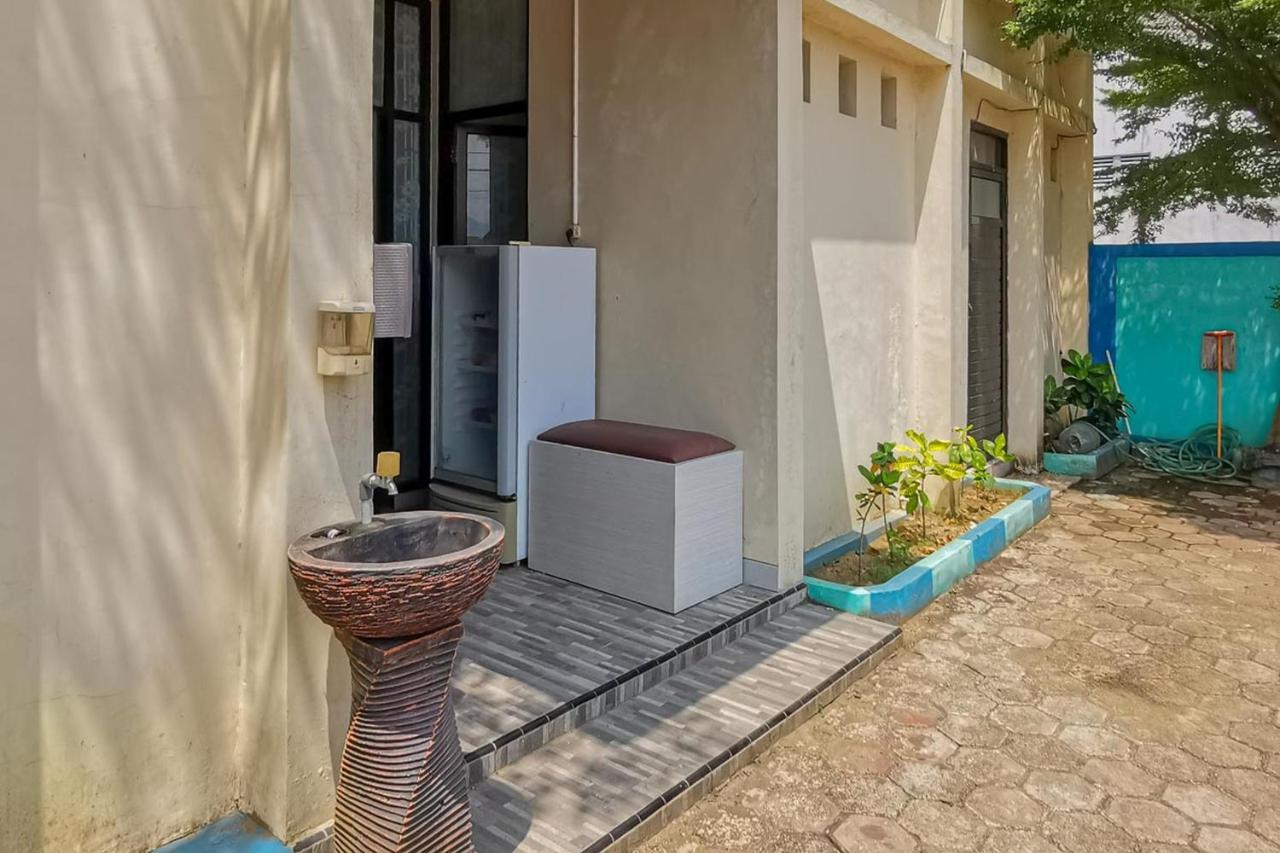 Reddoorz Near Pantai Pancer Door Pacitan酒店 外观 照片